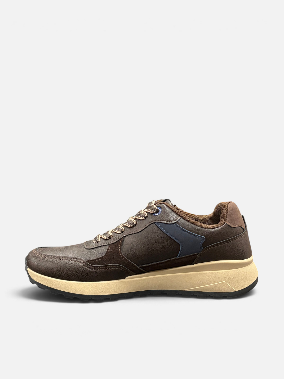 Sneakers da uomo Le Cooper Liverpool marroni con dettagli blu e suola beige, disponibili da Alex Calzature