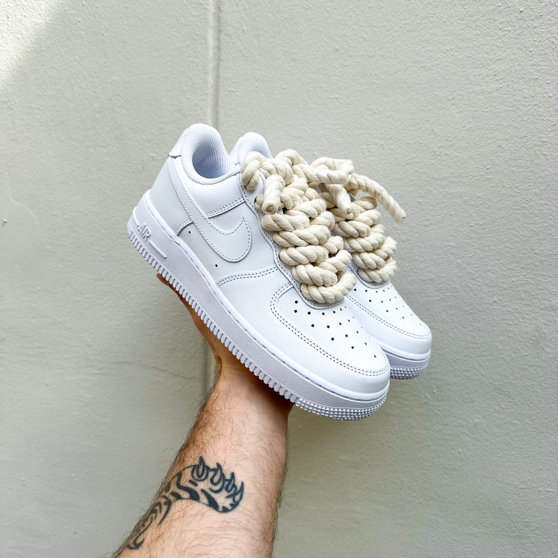 NIKE - AIR FORCE 1 LE