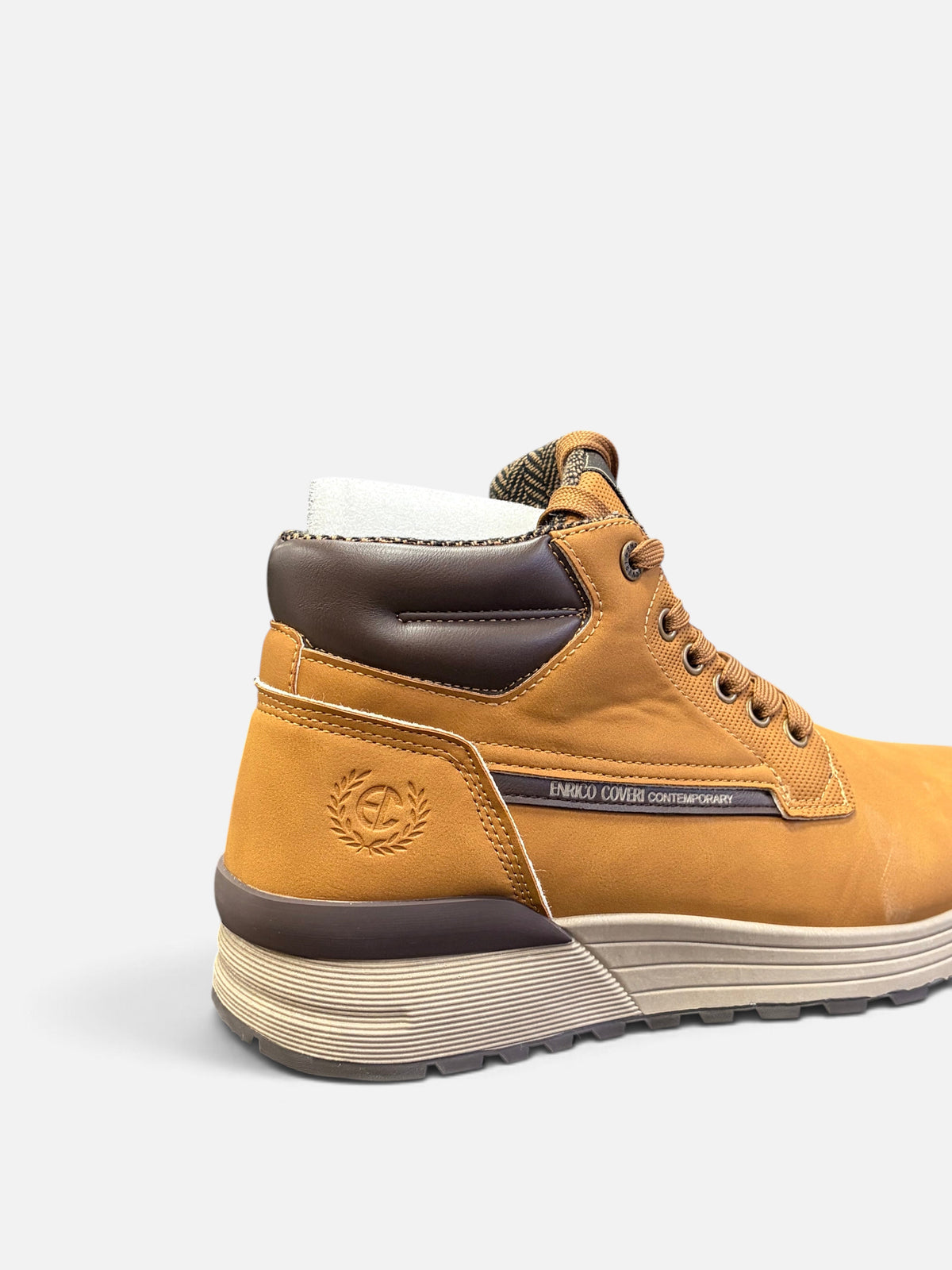 Scarponcini Brave Enrico Coveri da uomo color cuoio con dettagli marroni, disponibili presso Alex Calzature