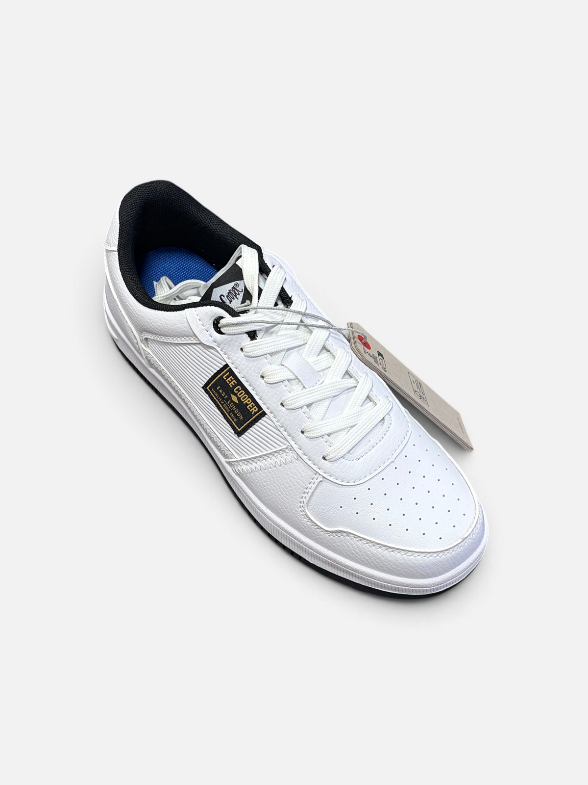 Sneakers bianche da uomo Lee Cooper con dettagli neri e logo laterale, disponibili presso Alex Calzature