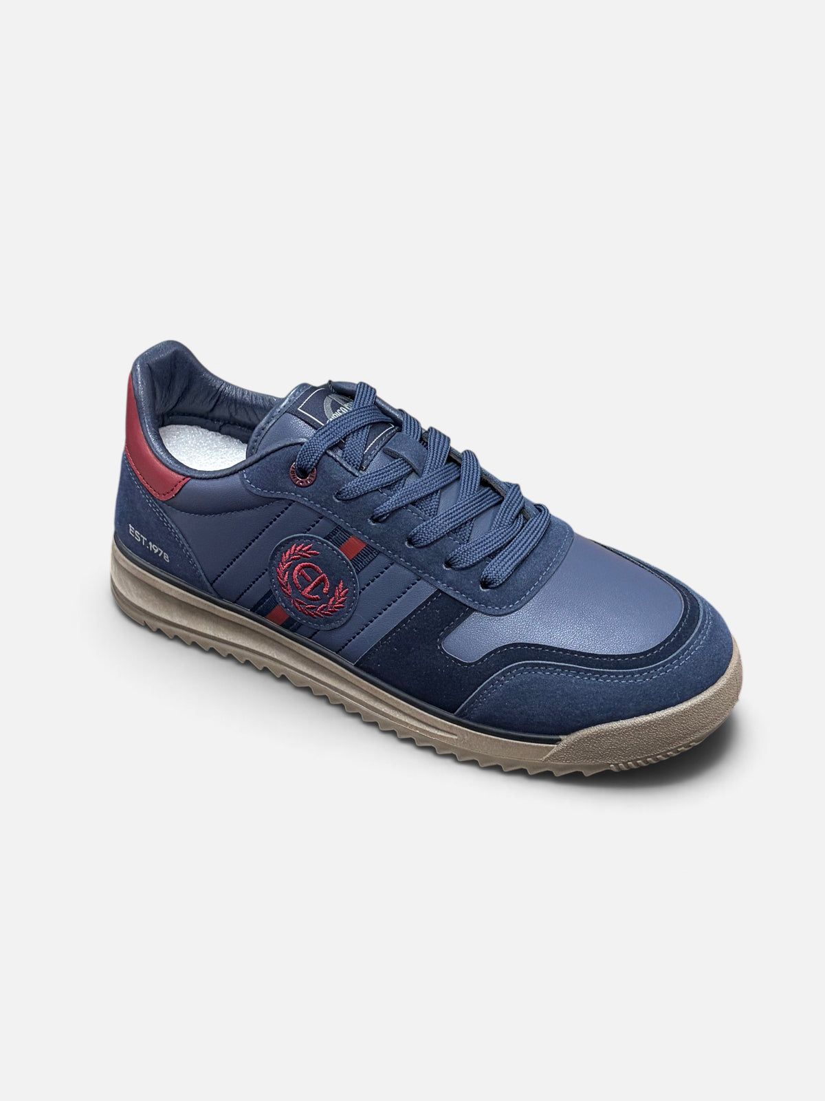 Sneakers uomo Enrico Coveri Claus blu con dettagli rossi e suola in gomma beige, vendute da Alex Calzature