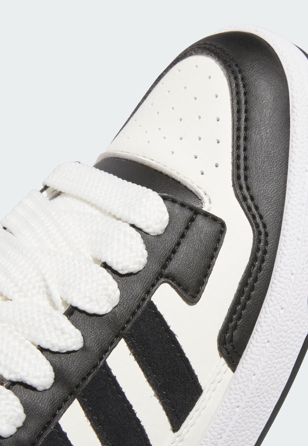 ADIDAS - RAPID COURT LOW J