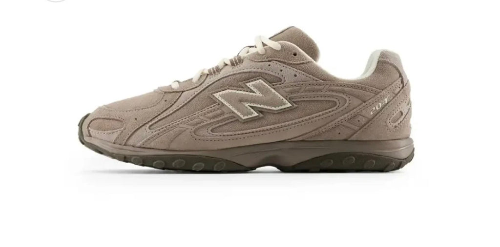 NEW  BALANCE 204L