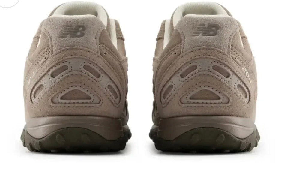 NEW  BALANCE 204L