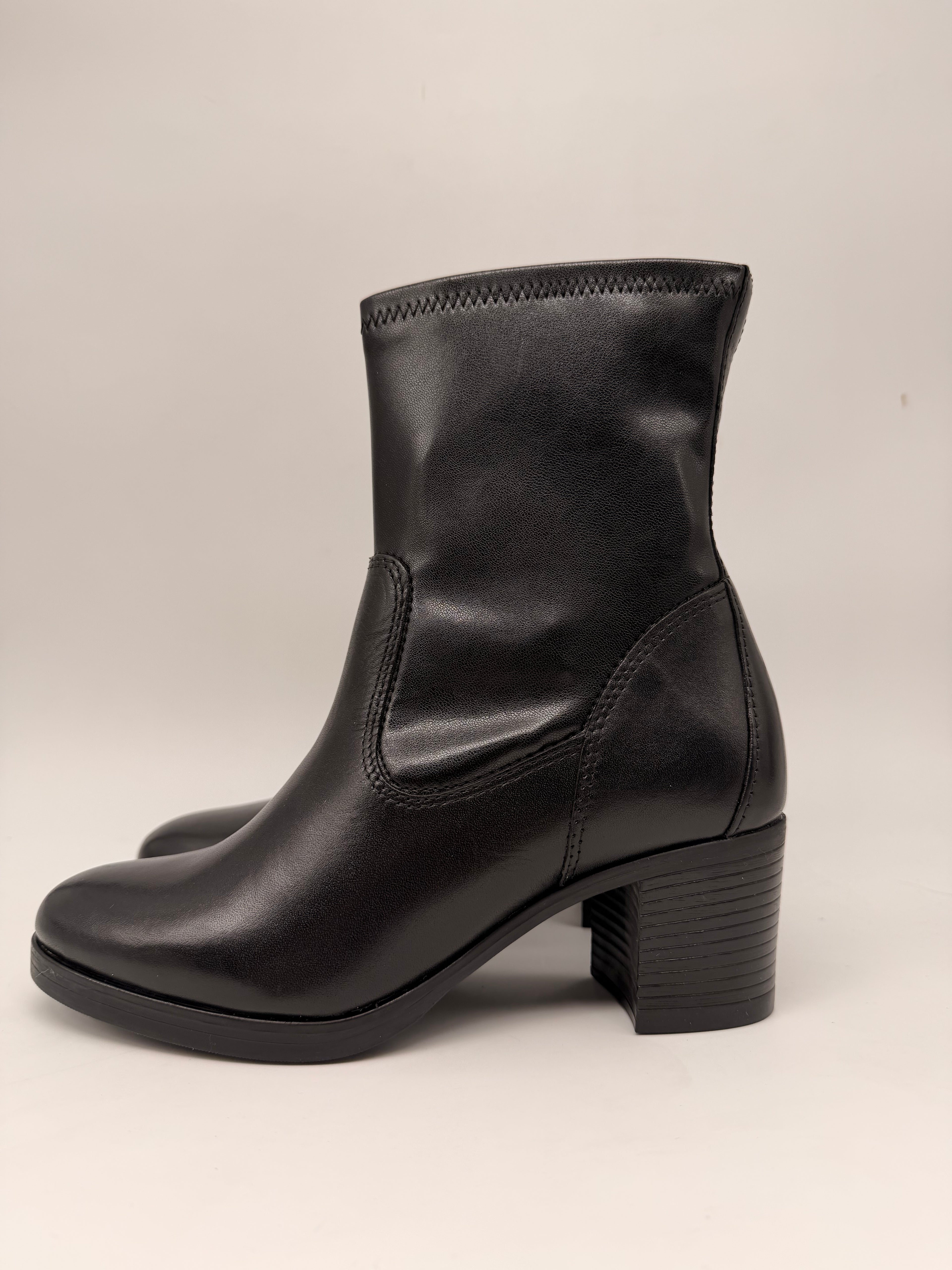 PARROTTO DONNA STIVALETTI WH70H17