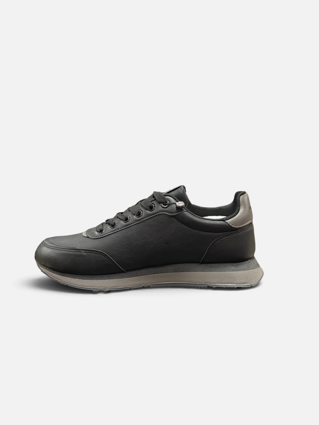 Sneakers da uomo Enrico Coveri modello Gordon in ecopelle nera con suola grigia, disponibili da Alex Calzature