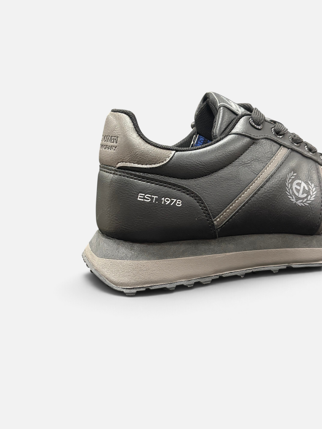 Sneakers da uomo Enrico Coveri Gordon in pelle nera e grigia con logo Alex Calzature, vista laterale del tallone