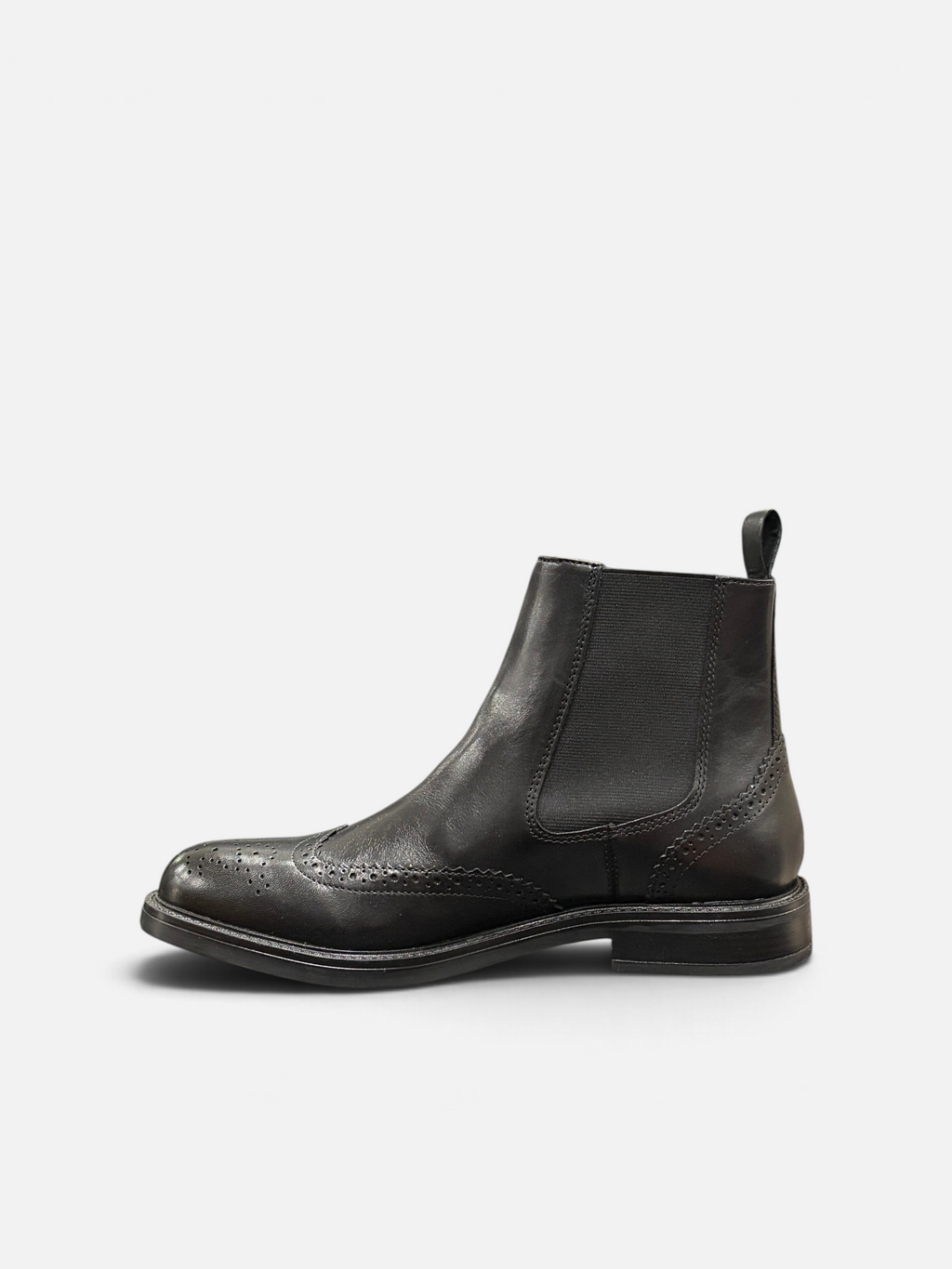 Stivaletto Chelsea da uomo Enrico Coveri in pelle nera con dettagli brogue, disponibile da Alex Calzature