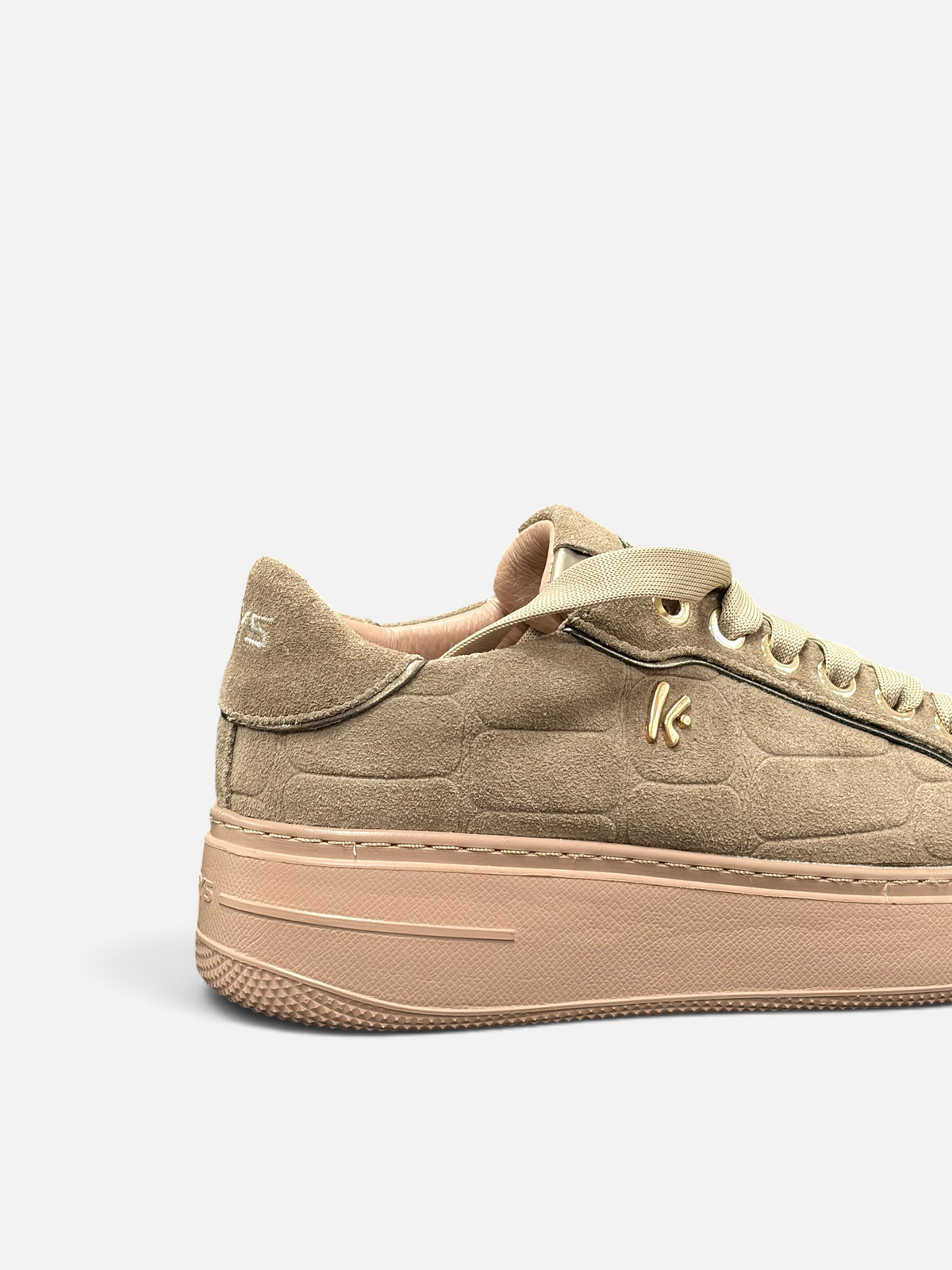 Sneaker da donna Alex Calzature KEYS in camoscio beige con texture geometrica e suola platform in tinta