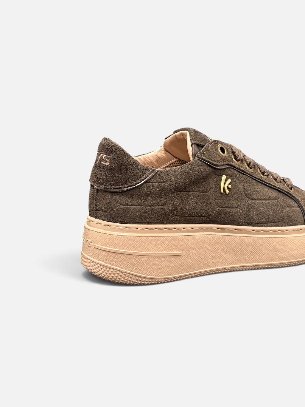 Sneaker da donna Alex Calzature KEYS in camoscio marrone con suola platform color crema e dettagli logo dorati