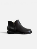 Stivaletto da donna Easy'n Rose in pelle nera con zip laterale, disponibile presso Alex Calzature