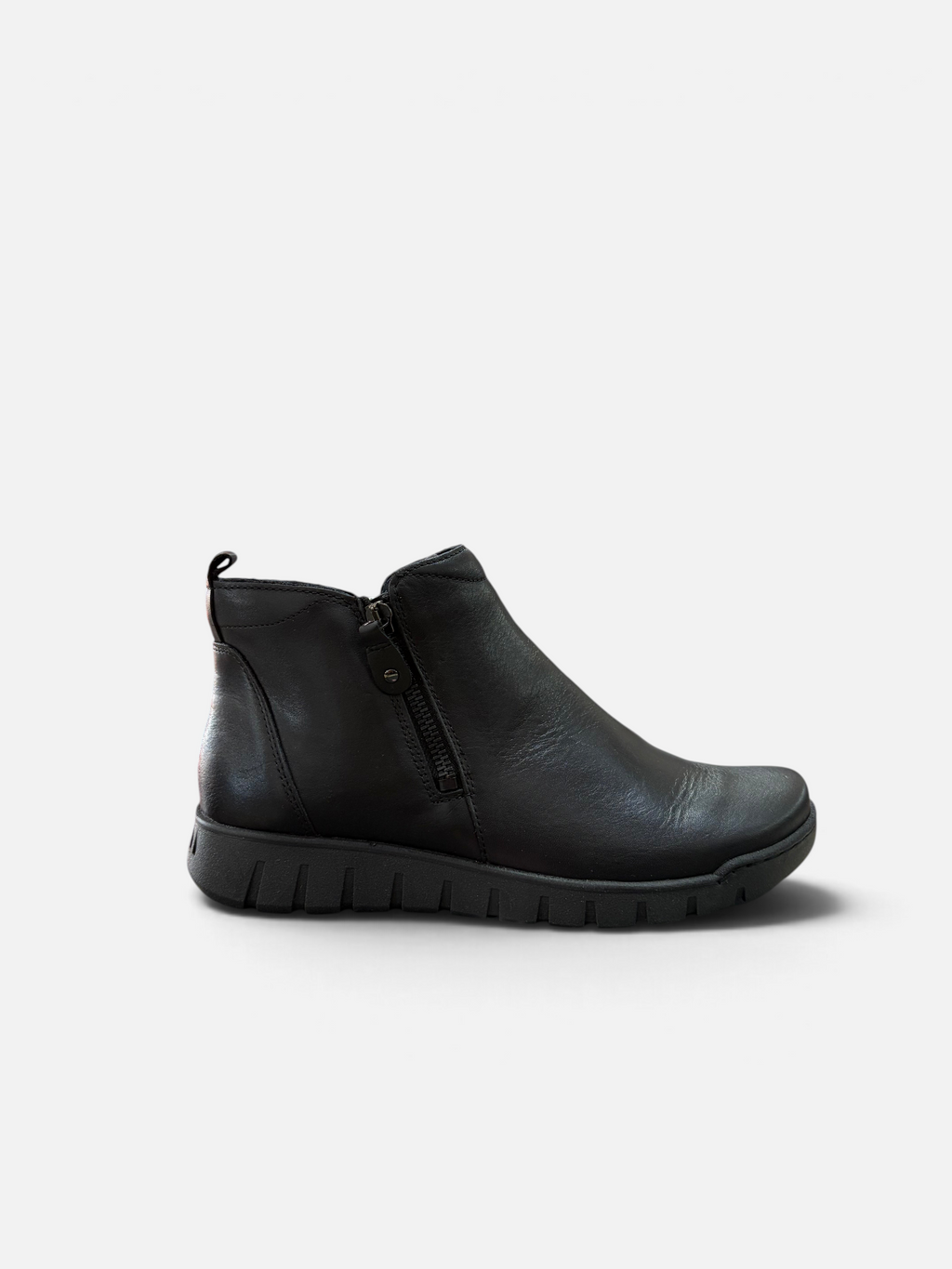Stivaletto donna Easy'n Rose nero in pelle con cerniera laterale e suola carrarmato, disponibile da Alex Calzature