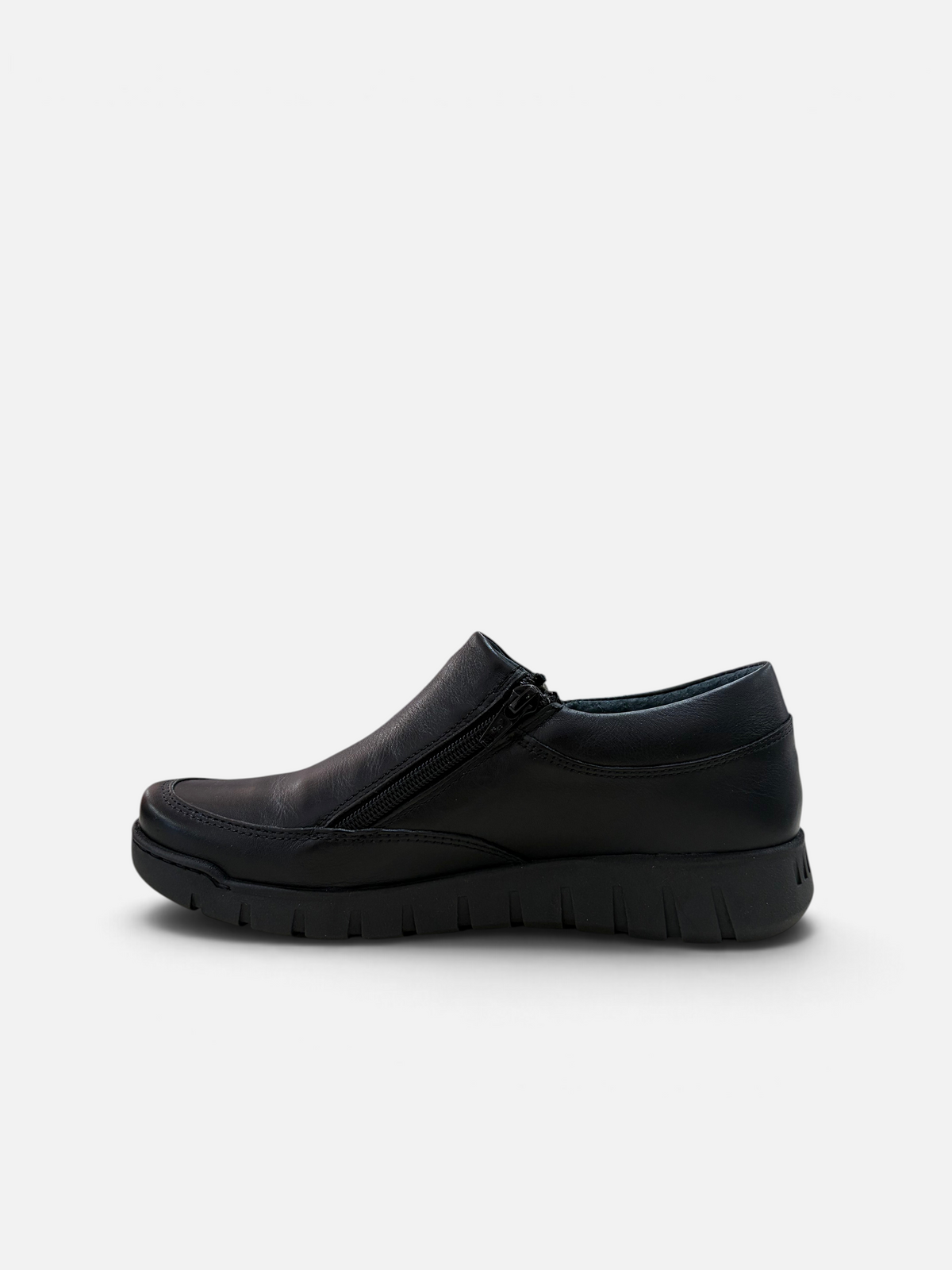Scarpa slip-on nera in pelle Easy'n Rose di Alex Calzature con chiusura a zip laterale e suola flessibile