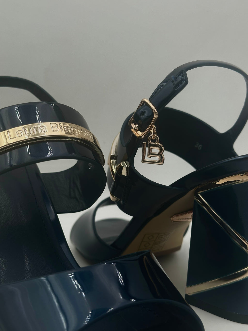 LAURA BIAGIOTTI - Sandali con tacco - Donna