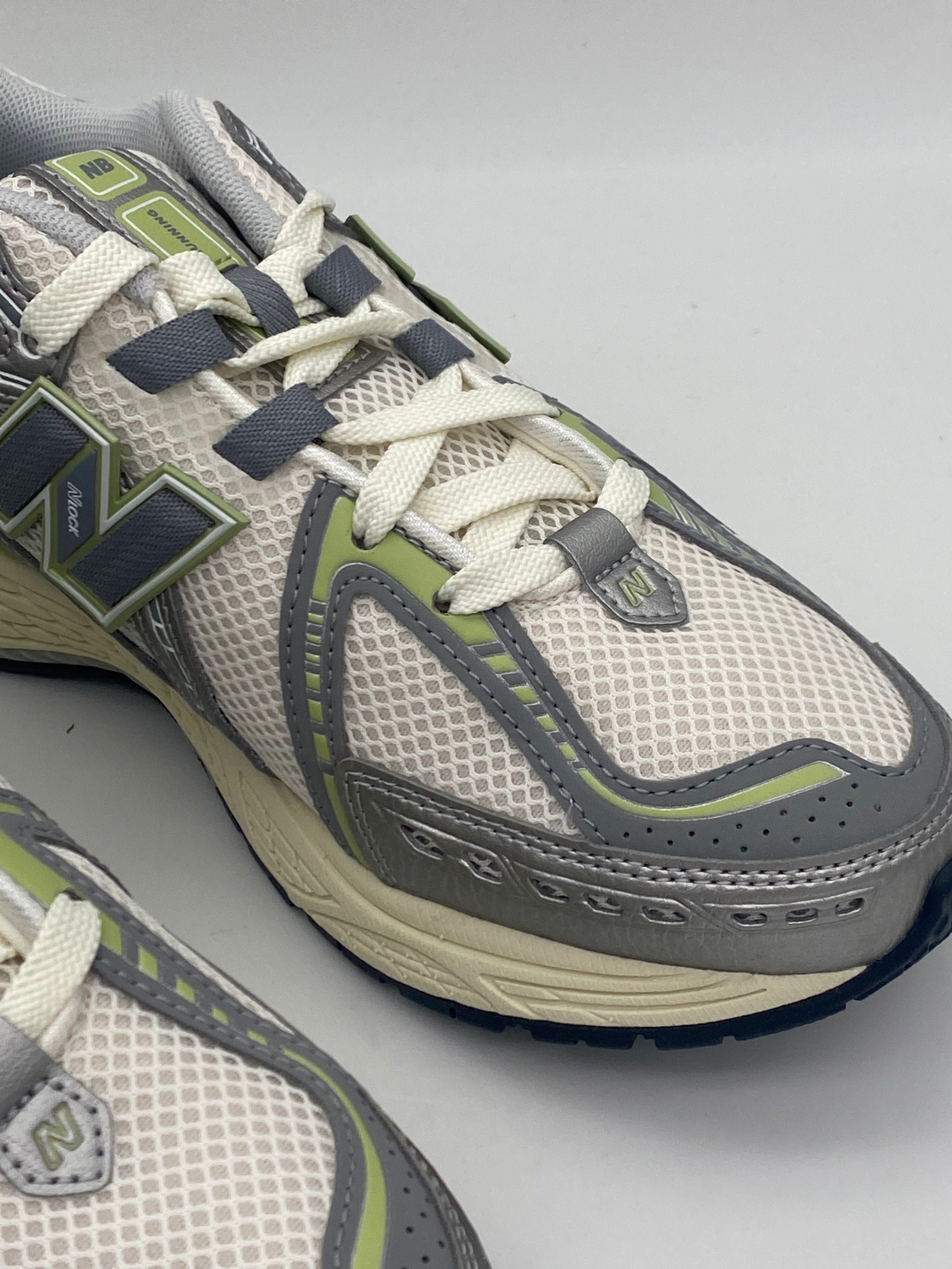 NEW BALANCE 1906 R - VERDE