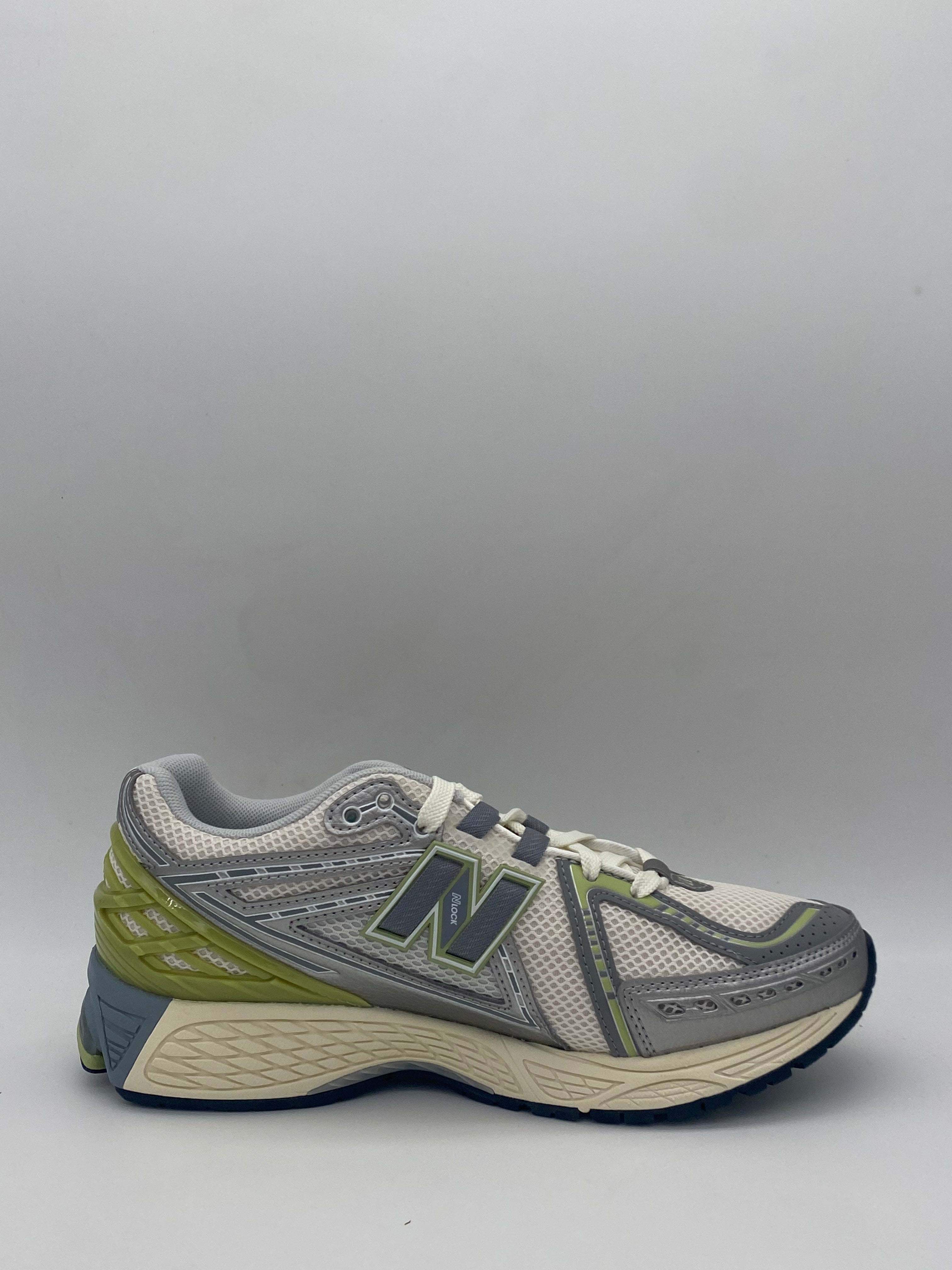 NEW BALANCE 1906 R - VERDE