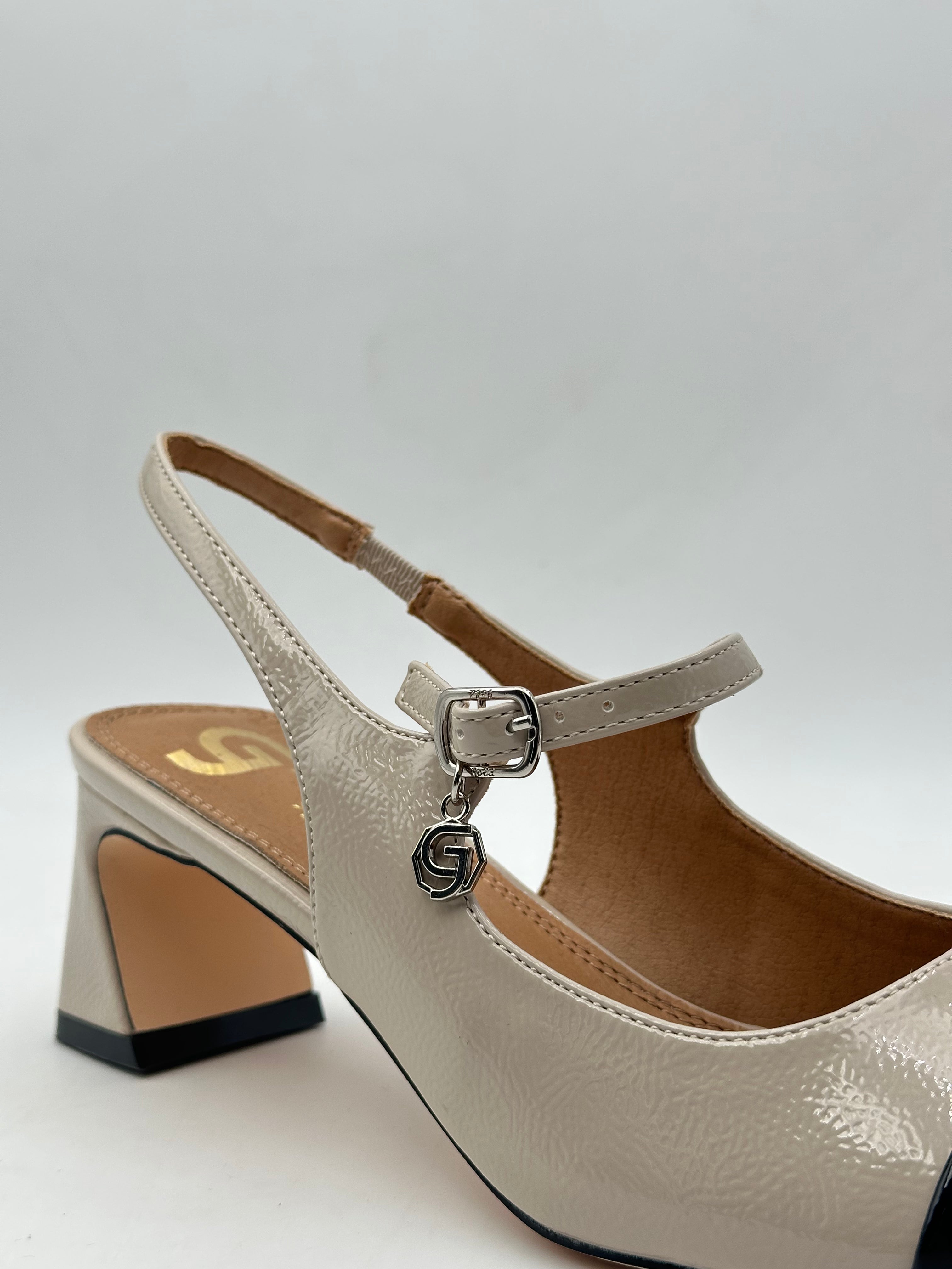 GOLD&GOLD -  Modello Chanel con tacco largo