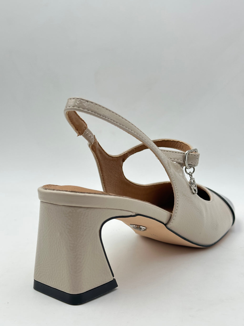 GOLD&GOLD -  Modello Chanel con tacco largo