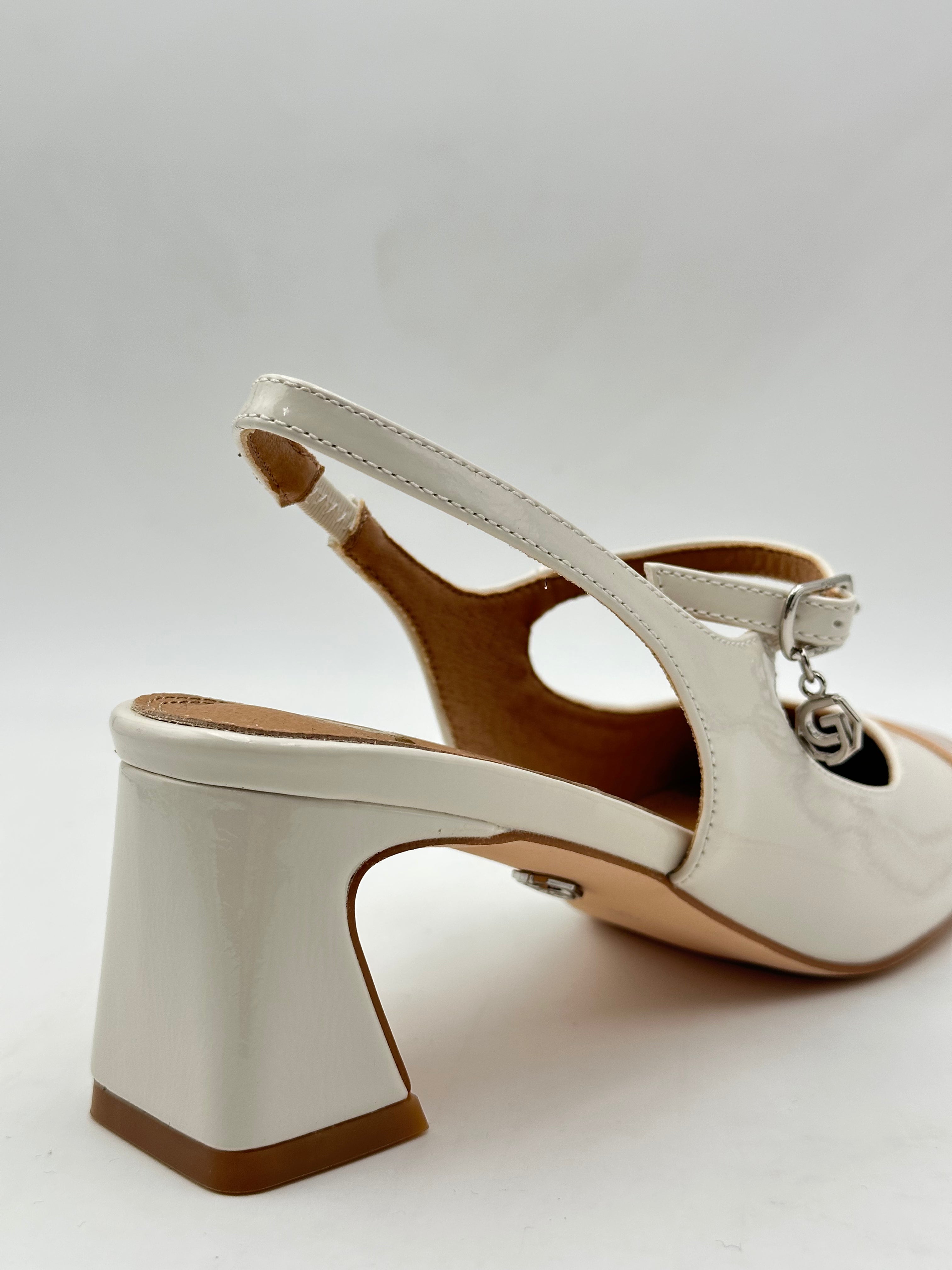 GOLD&GOLD -  Modello Chanel con tacco largo