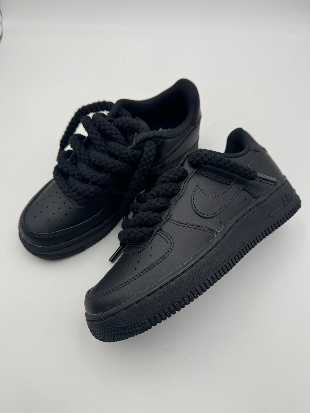 NIKE - AIR FORCE 1 LE