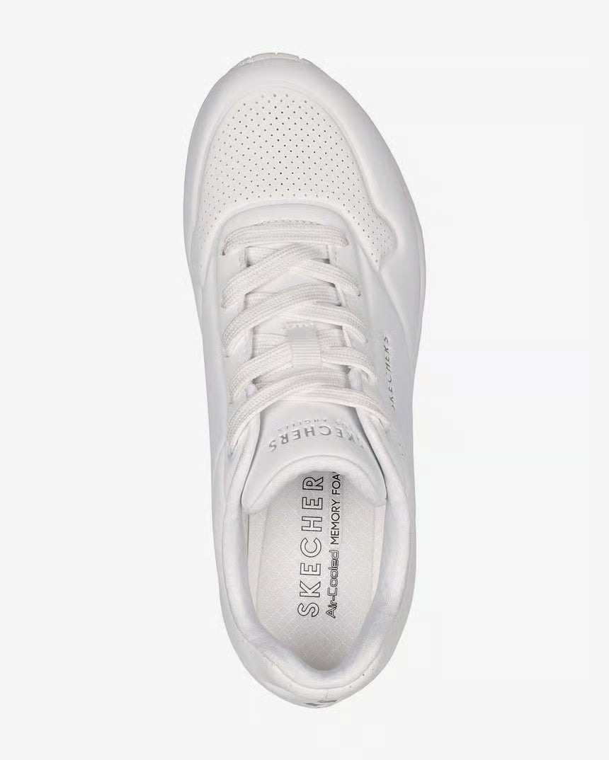 SKECHERS -STAND ON AIR