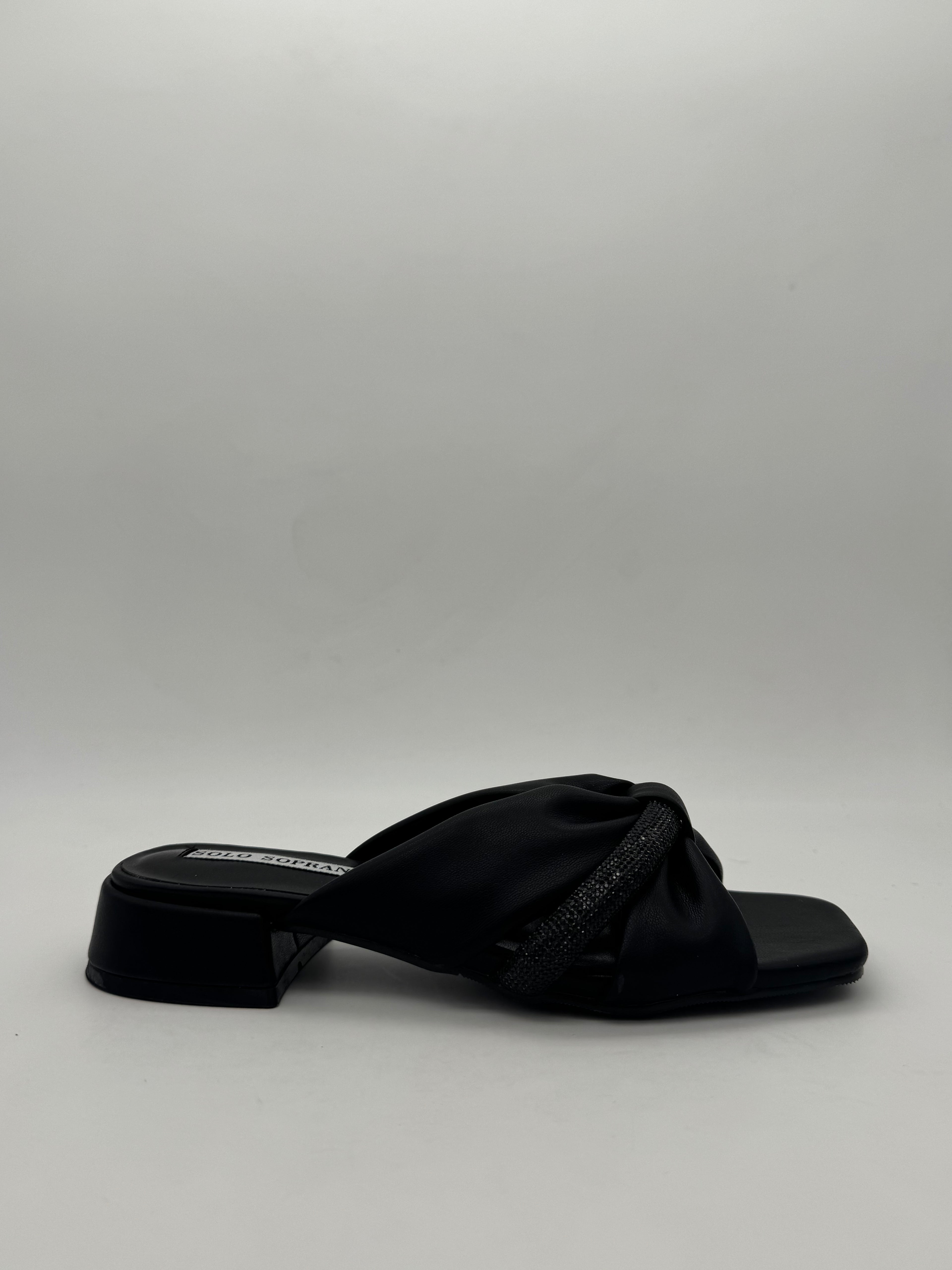 SOLO SOPRANI - Sandalo Basso Nero in Pelle - Donna