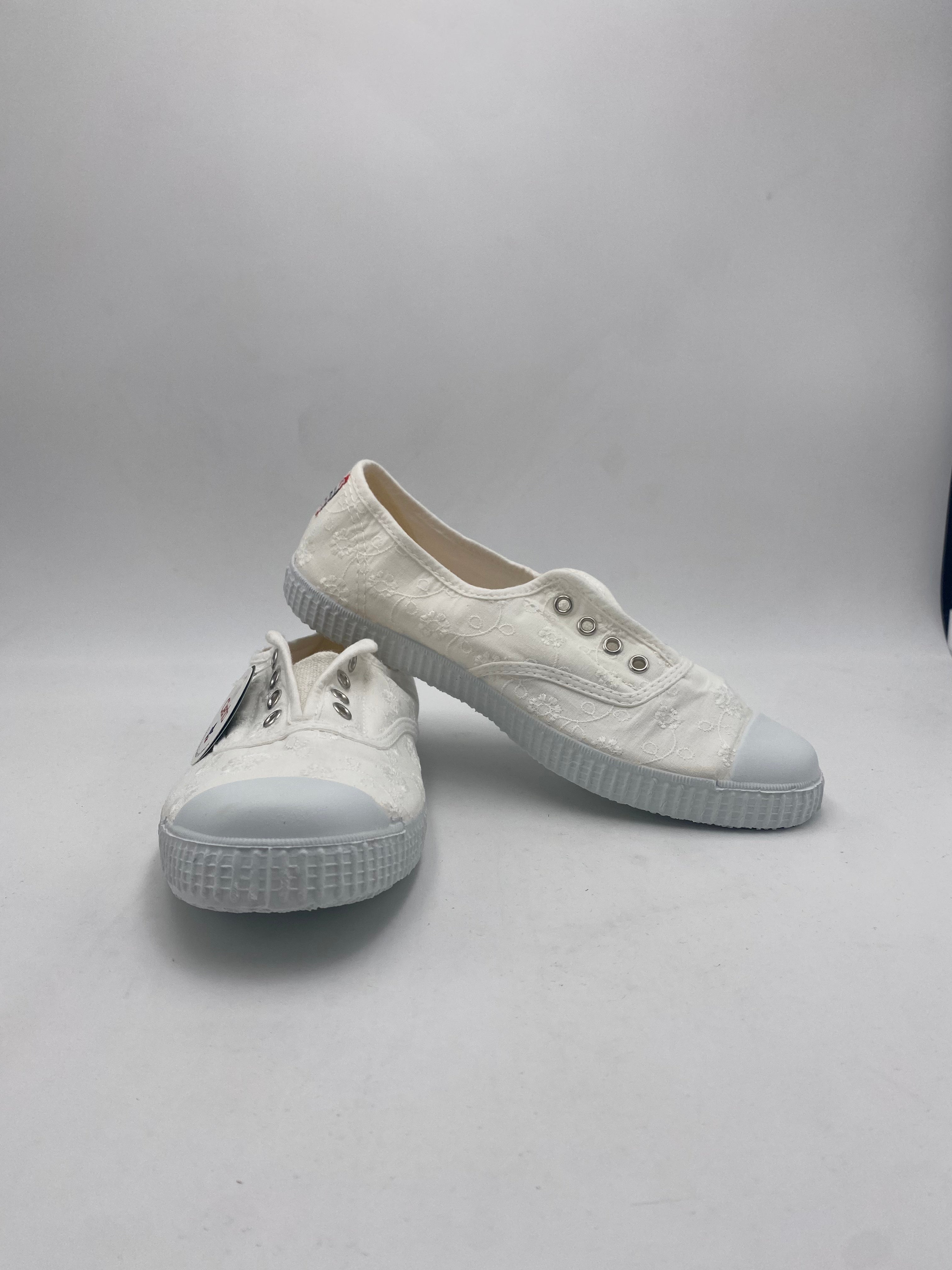 CIENTA  - Sneakers con Ricamo Floreale in tela