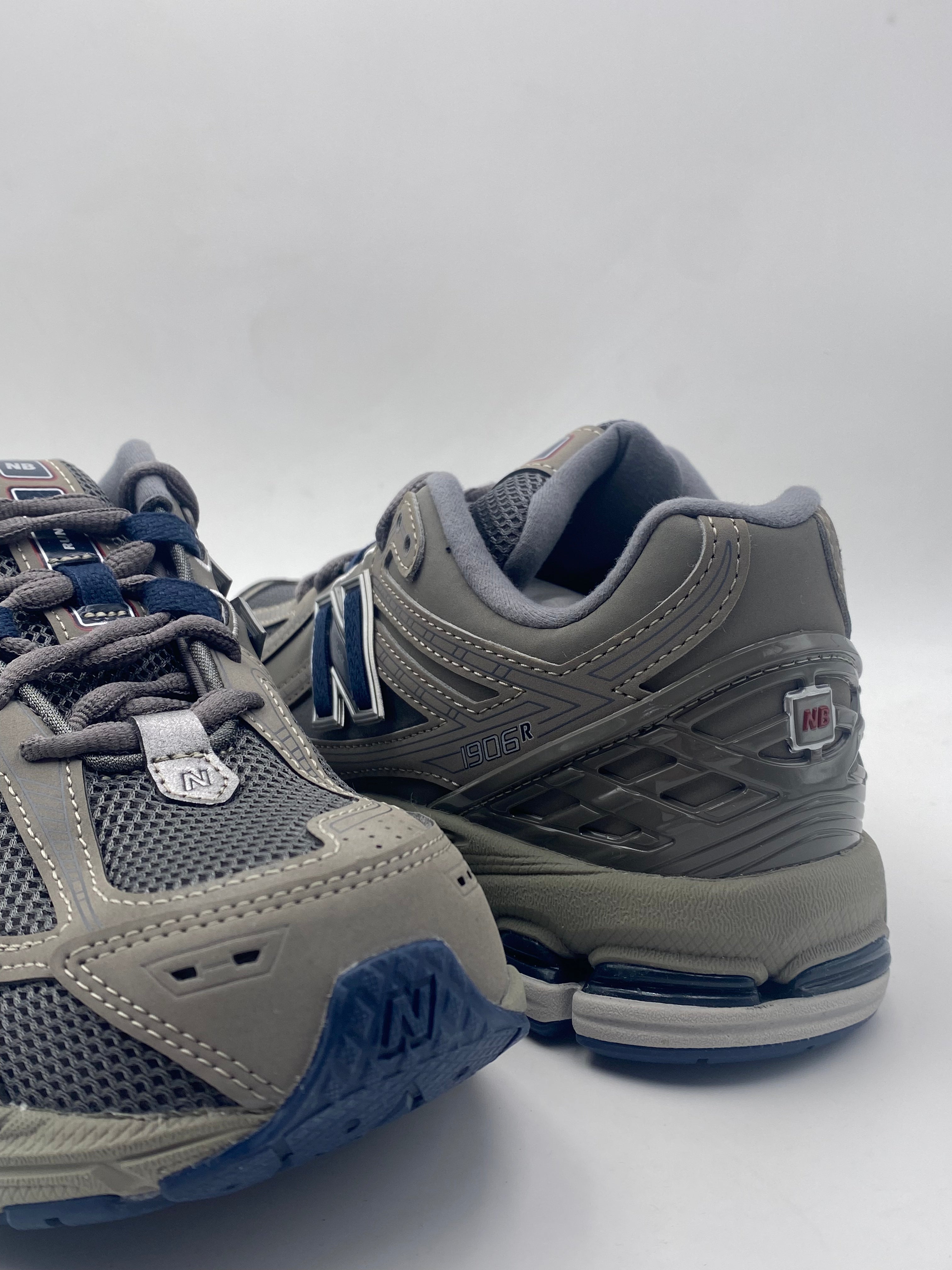 New Balance 1906R