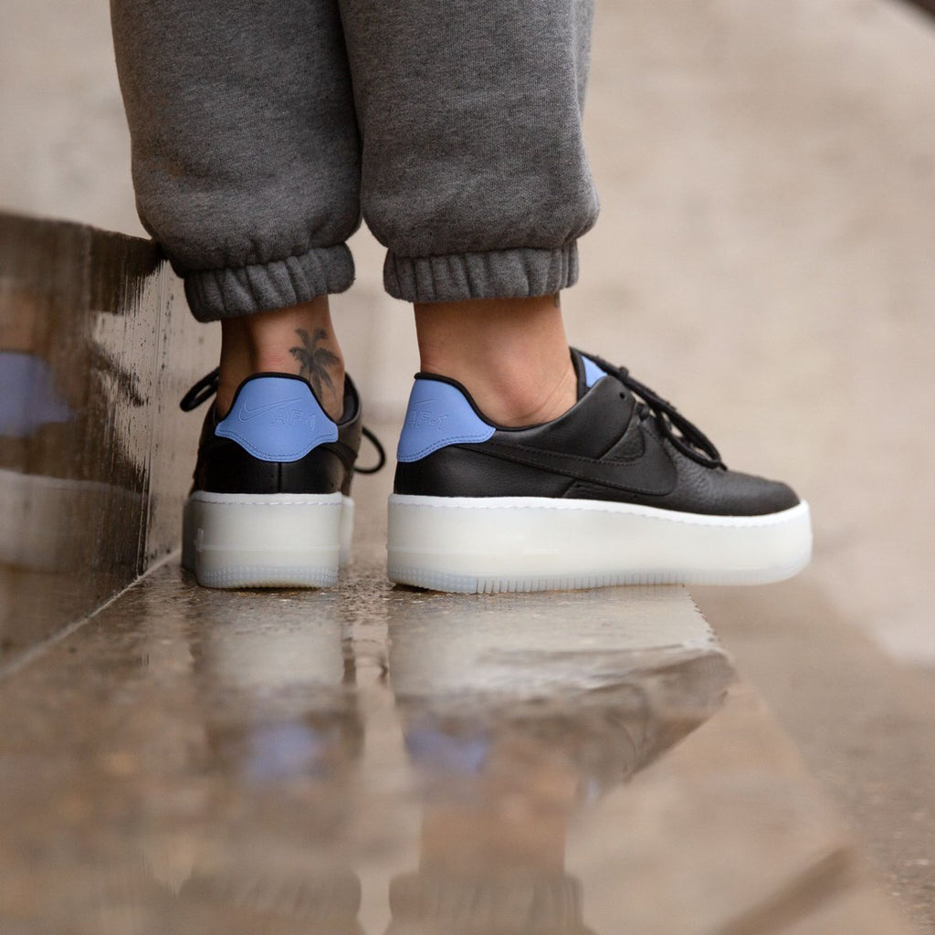 NIKE - W AIR FORCE 1 SAGE LOW LX