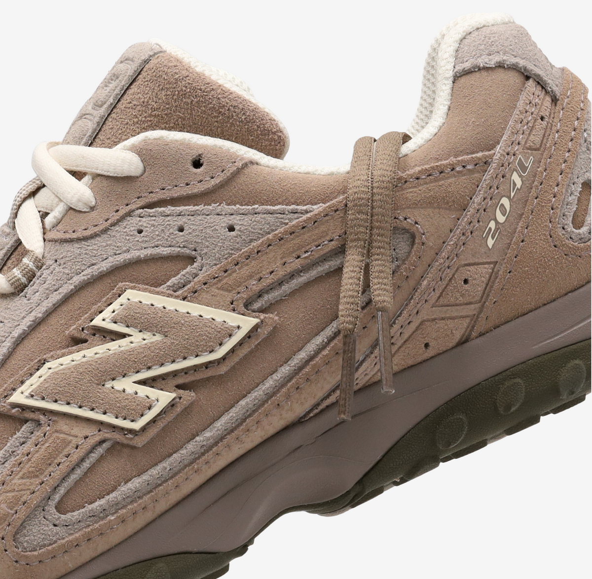 NEW  BALANCE 204L
