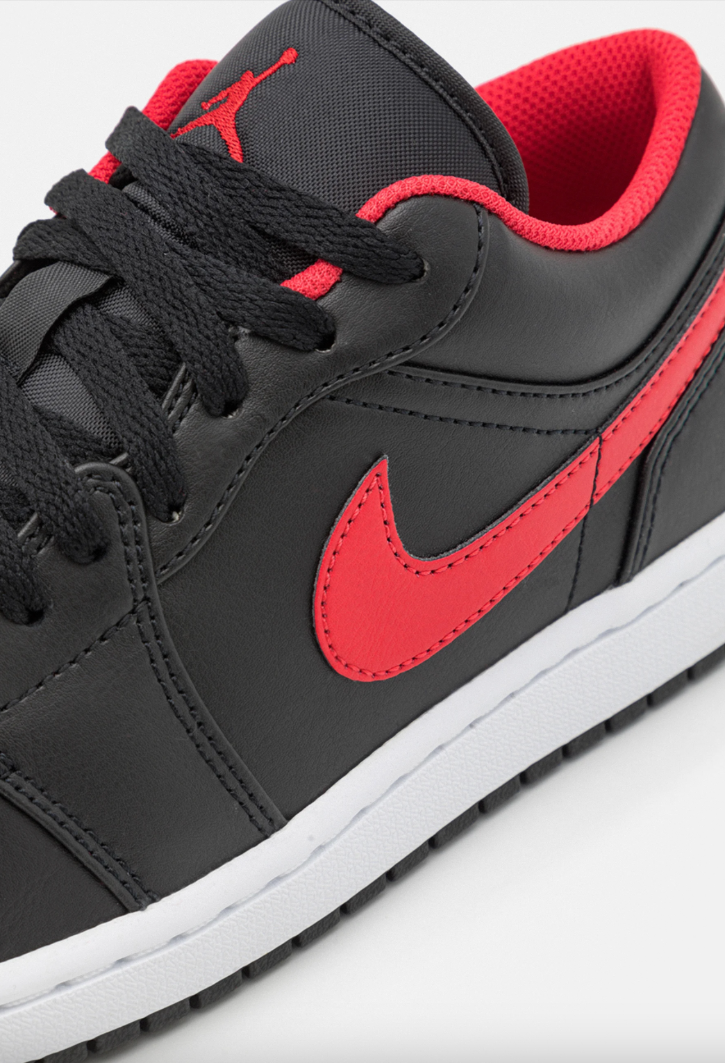NIKE - AIR JORDAN 1 LOW