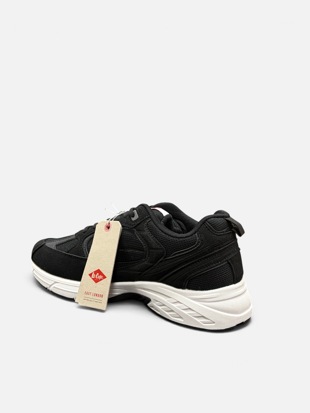 Sneakers da uomo Alex Calzature Le Cooper Palmer nere con tomaia in mesh e suola bianca ammortizzata